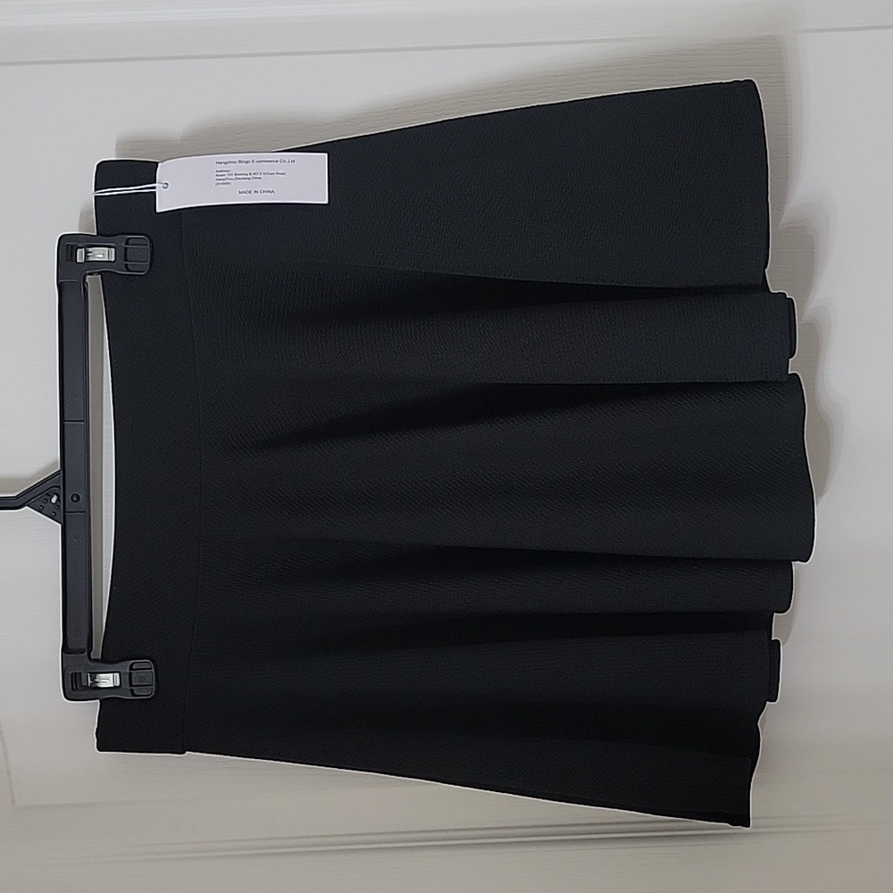 Urban Coco Size L Skater Style Black Skirt, NEW with Tag - Picture 2 of 10